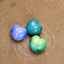 松石菱镁矿爱心屁桃吊坠背云diy配饰小屁桃散珠文玩配珠隔珠