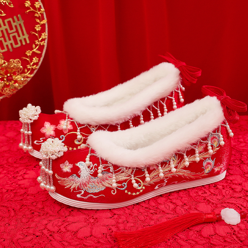 Warm red wedding shoes for bride