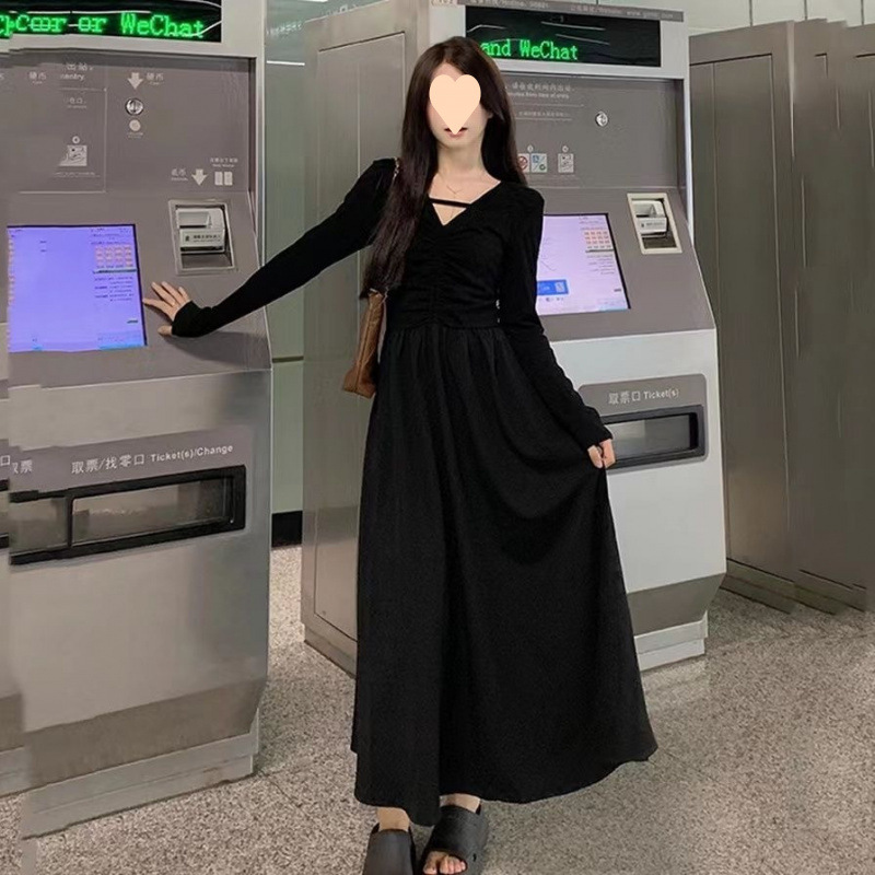 赫本風高級感黑色長袖領連衣裙女秋季新款法式收腰顯瘦中長裙子