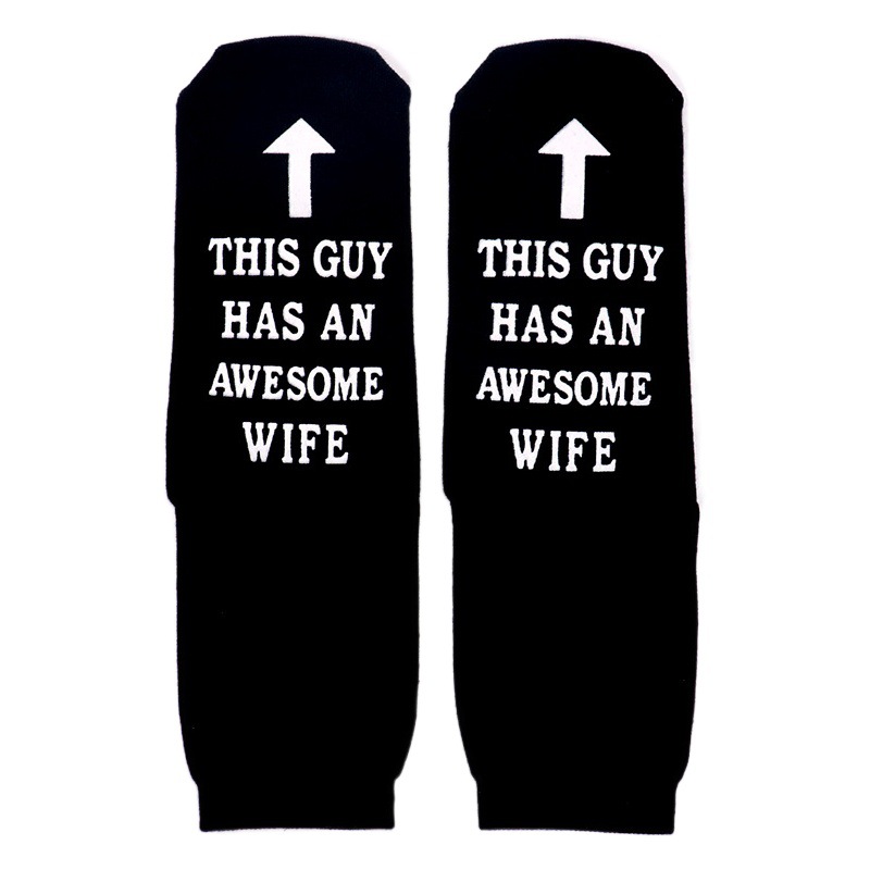 En stock calcetines de moda creativa europeos y americanos transfronterizos populares de algodón a media pierna calcetines pie carta antideslizante dispensación calcetines de piso