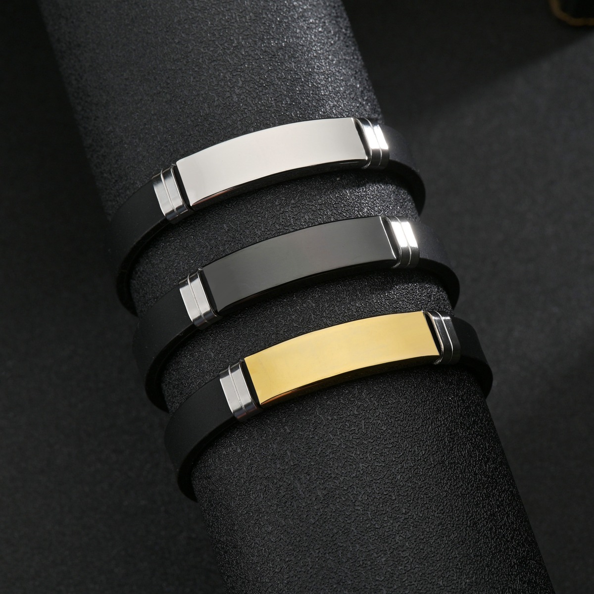 Simple Style Classic Style Geometric Stainless Steel Silica Gel Plating Men's Wristband display picture 1