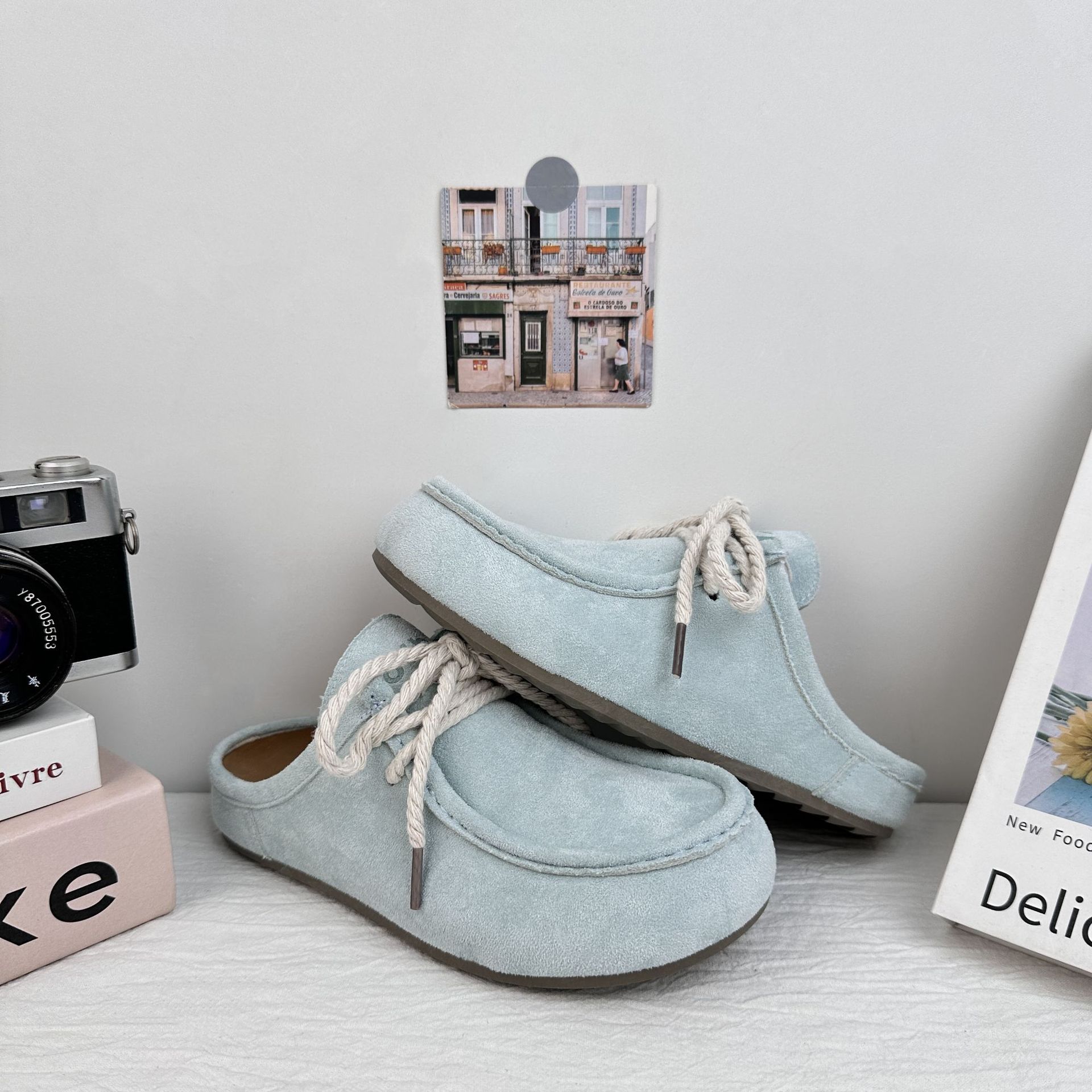 Yuanbo Baotou medio zapatillas para mujeres 2025, verano nuevo transpirable ocio de un pie, zapatos de cabello para mujeres