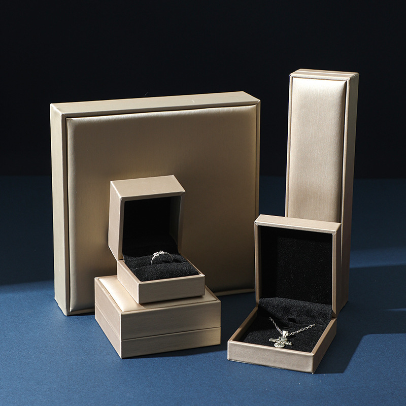 Qiuhe ブラッシュ PU レザージュエリーボックスジュエリー包装箱リングパールネックレスペアリングブレスレットイヤリングブレスレットボックス|undefined