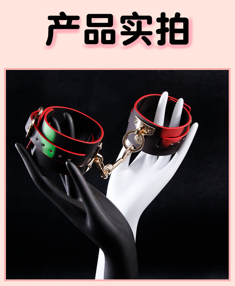 Color-Changing Bondage Kit with Collar, Handcuffs, Nipple Clamps and Low-Temperature Candle — detail image 20