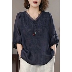 夏の新型刺繍百合ファッションvネック上着民族風vネック女性五分袖女性