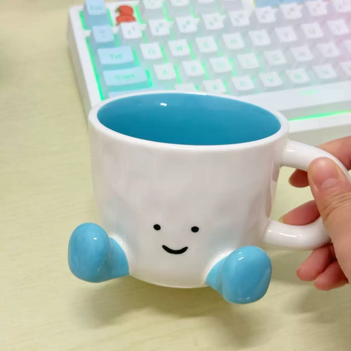La explosión transfronteriza del pequeño libro rojo es la misma taza de cerámica de alto valor facial encantadora taza de café de nicho de dibujos animados taza de agua regalo de cumpleaños