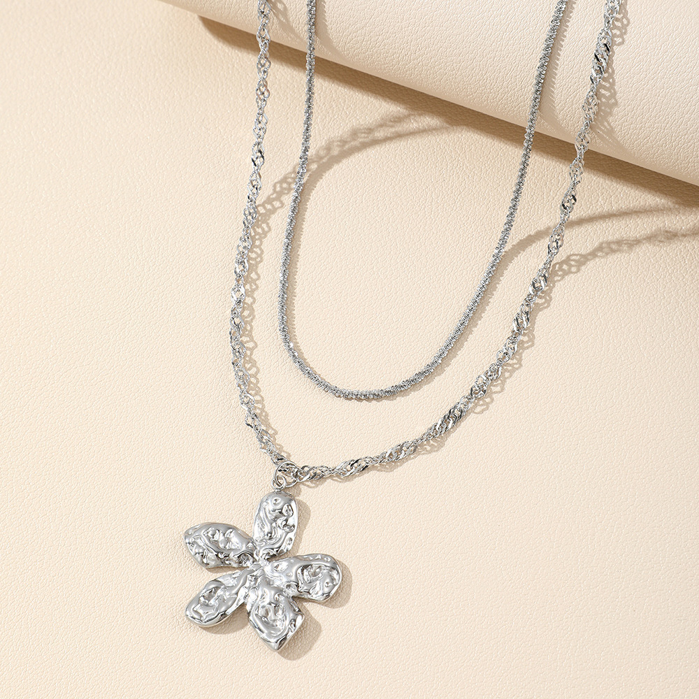 Joyas de flores exageradas europeas y americanas, pliegues femeninos, pétalos de flores, collares de acero inoxidable del palacio, nuevos productos para damas al por mayor