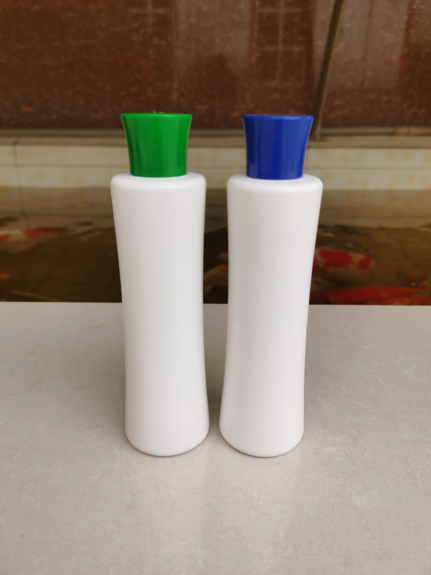 大量供应100ML优质塑料喷雾瓶