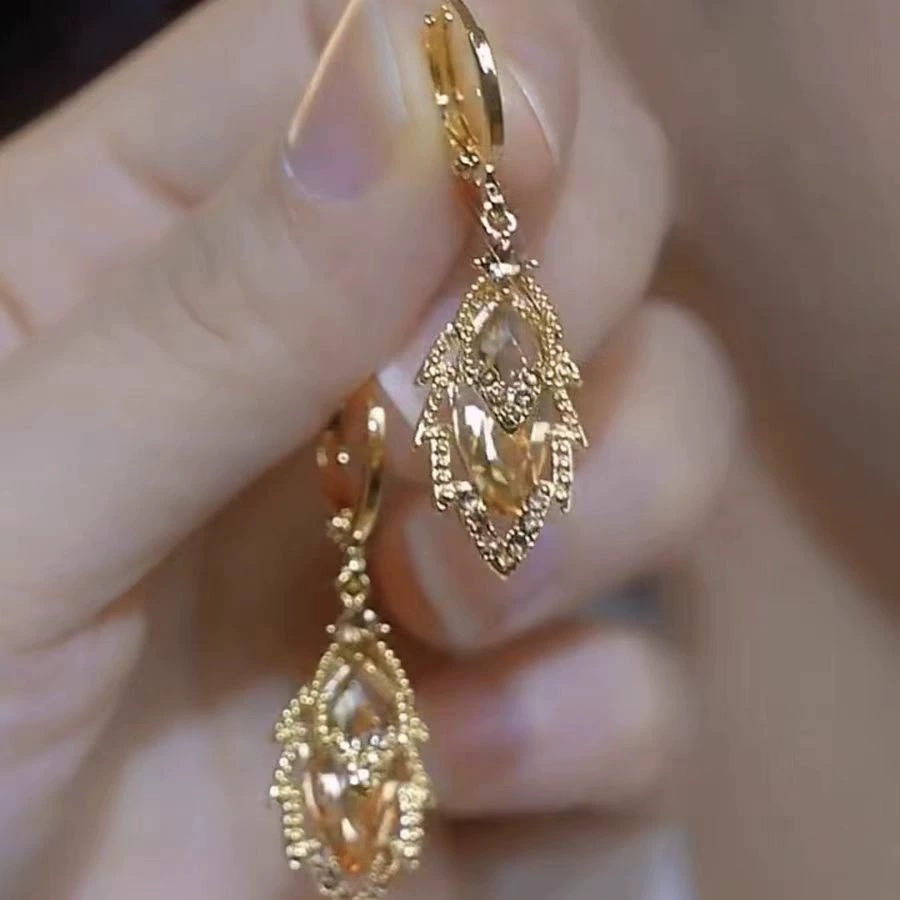 Summer sophisticated universal earrings with zircon