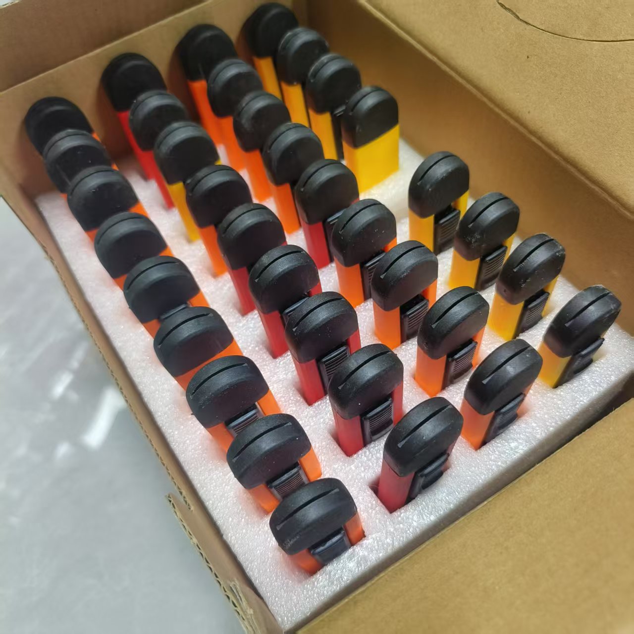 Cuchillo artístico cuchillo de papel pintado para el hogar cuchillo de apertura cuchillo afilado cuchillo de hoja negra cuchillo expreso cuchillo de acero afilado grande cuchillo negro