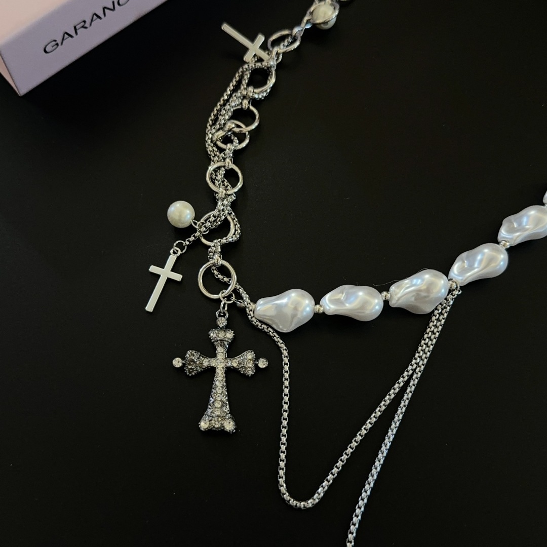 European And American Fashion Dia-Studded Cross Tassel Waist Sweet Cool Heavy Craft Irregular Pearl Chain Splicing Belt_voghion.com