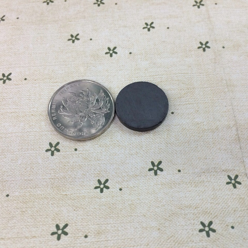黑色普通磁铁 吸铁石 圆形20*3毫米铁氧体黑色磁铁 普磁黑色磁石