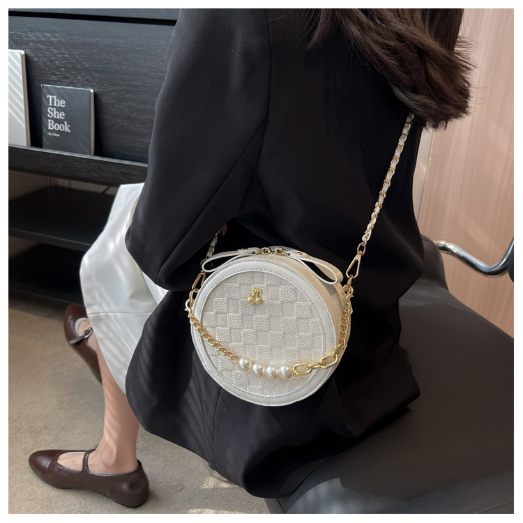 Women's Small Pu Leather Lattice Cherry Streetwear Pearls Zipper Crossbody Bag display picture 6
