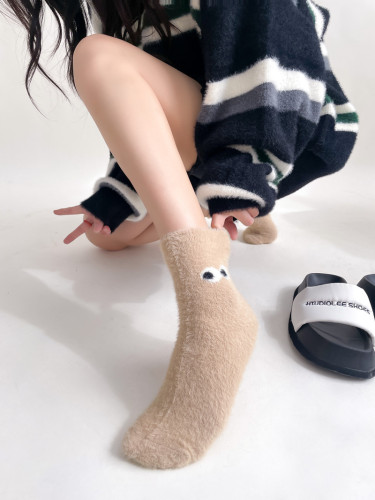 Autumn and winter plush socks for men and women, cute big-eyed mink velvet thickened solid color warm socks, mid-calf floor socks