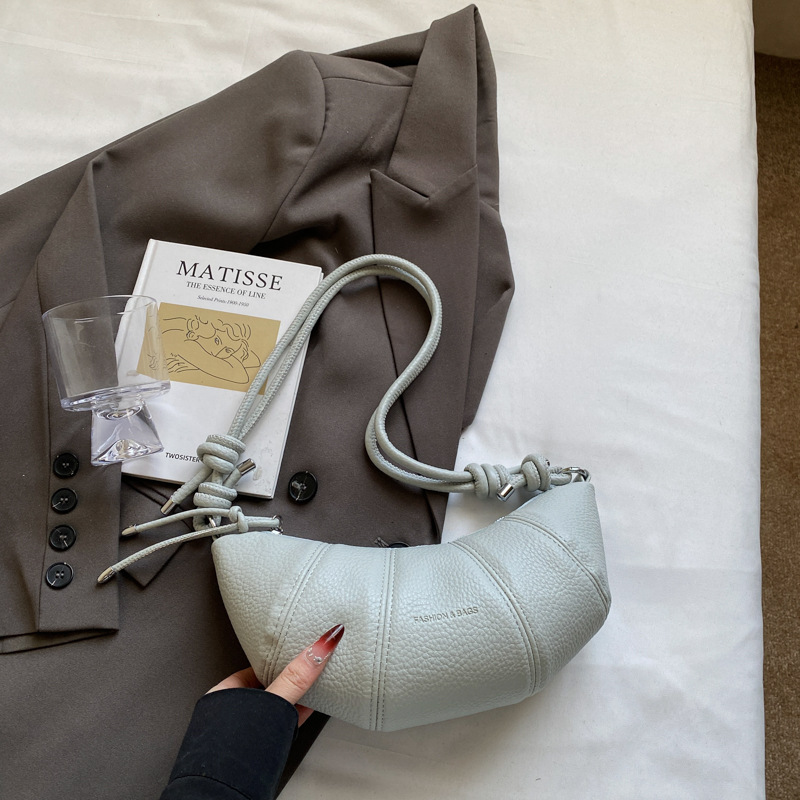 펜던트가 없는 파란색