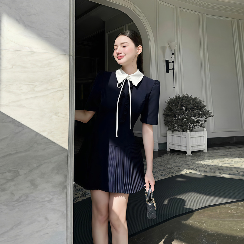 Korean-Style College-Style Lapel Dress for Women 2026 New Design with Tie Waist Slimming A-Line Pleated Skirt
