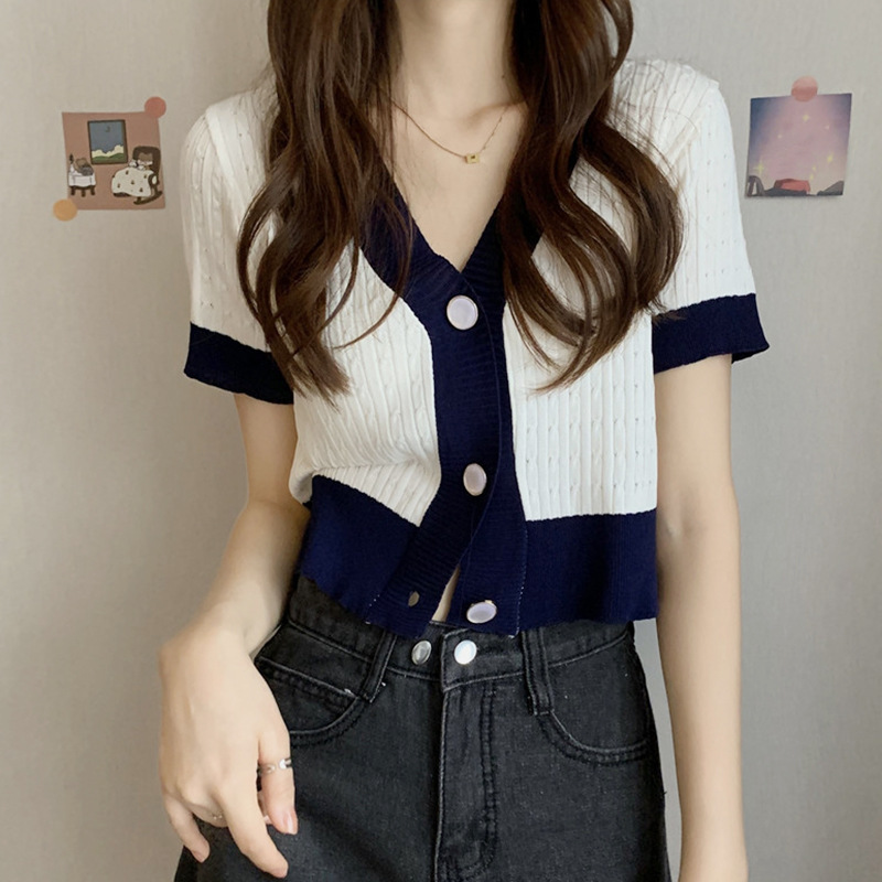 Retro V-Neck Short-Sleeved Knitwear for Women 2025 New Summer Korean Style Design Loose Elegant Short Top Trendy Retro V-Neck Short-Sleeved Knitwear for Women 2025 New Summer Korean Style Design Loose Elegant Short Top Trendy