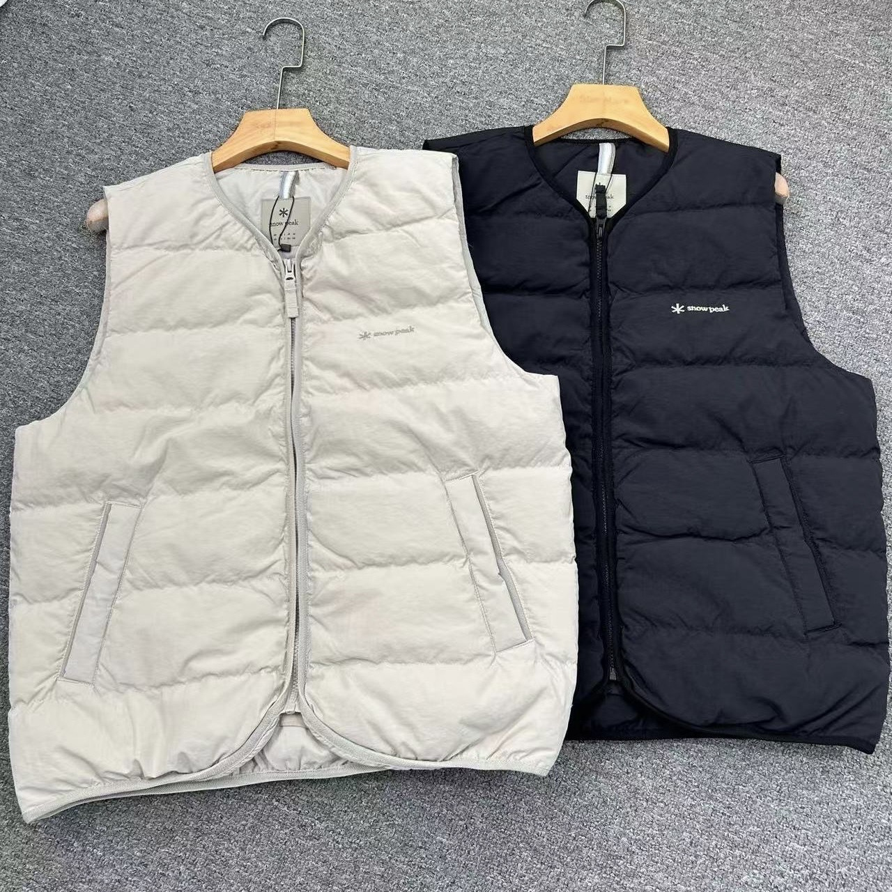 Xuefeng down vest, loose fit, unisex, classic and versatile, lightweight, thin, warm, practical, round neck, casual