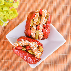 Water Benefits Agriculture Large Red Dates with Walnut Kernels and Raisins Gift Box Small Packaging Filled Dry Goods Pregnant Women's New Year Snacks