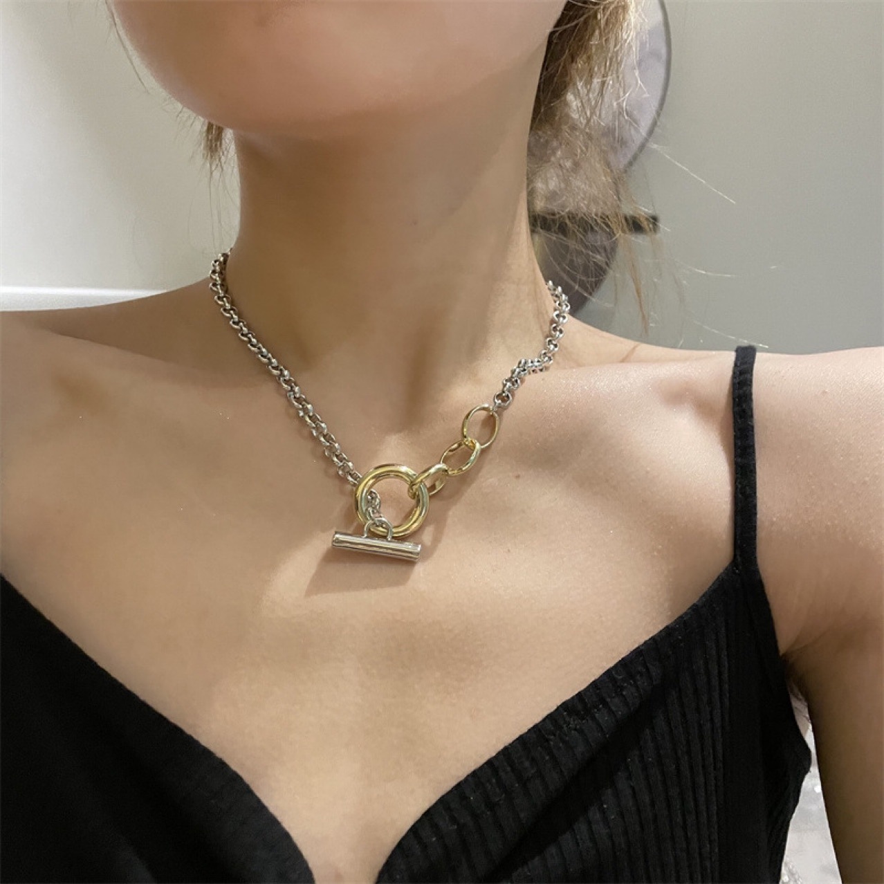 Collier Court Bicolore En Argent À Chaîne Épaisse Avec Boucle Ot À La Mode display picture 5