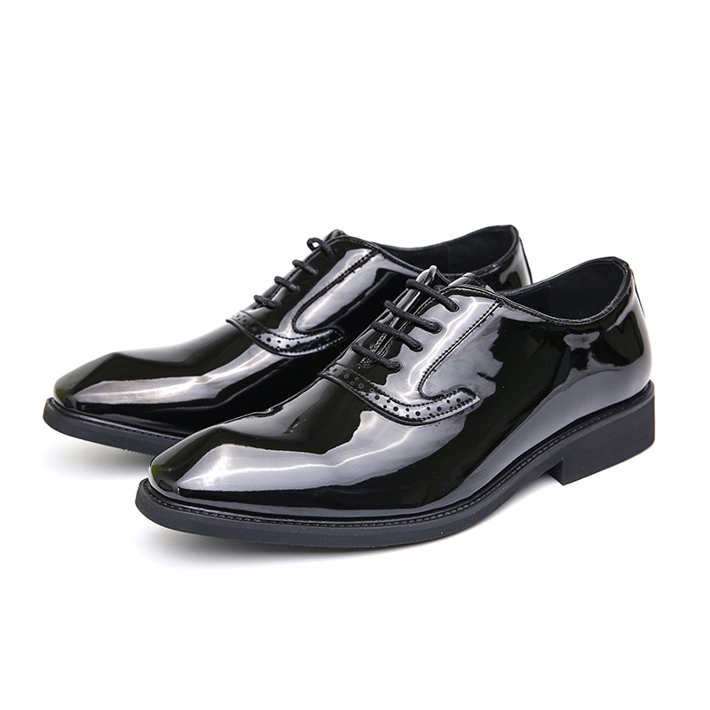 Zapatos de hombre Cross-border tallas grandes nuevos zapatos de cuero Brock zapatos de cuero brillantes para hombre de moda zapatos de cuero tallados de estilo británico al por mayor