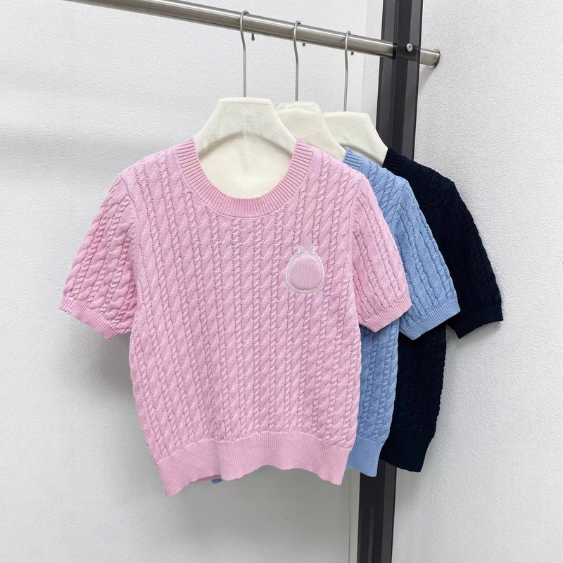 High-End D+26 Early Spring New Style Cable Knit Short-Sleeve Top, Stunning and Slimming, Gentle and Soft Style