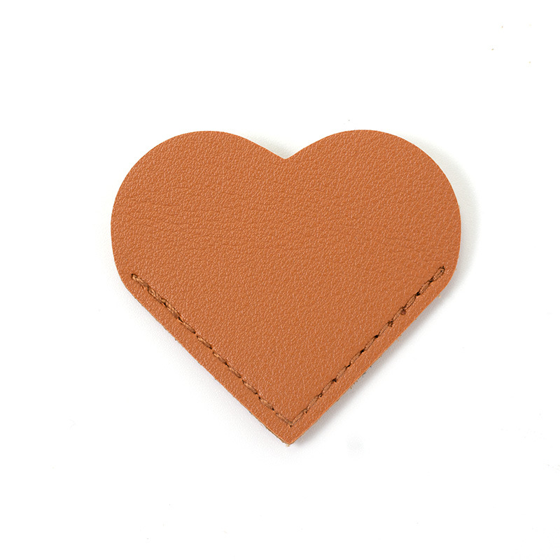 Creativo simple cuero amor marcador pu portátil libro página clip en forma de corazón marcador estudiante regalo esquina cubierta protectora