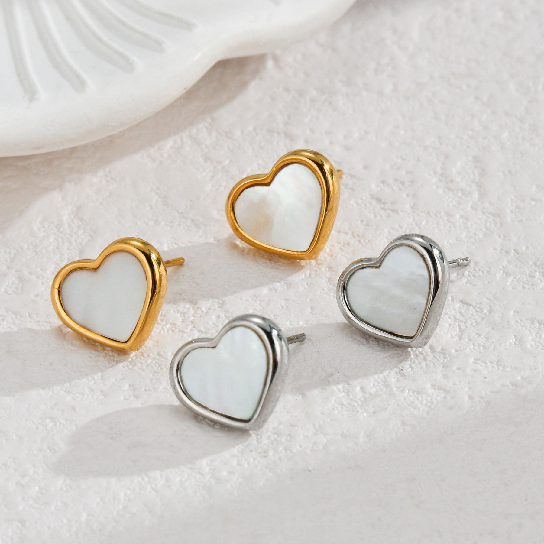 6g Weight PVD Coated Gold Plating Process 201 Stainless Steel Ear Needle Material 18K Real Gold Plated Plating Material Stone-Free Inlay Material Ear Studs Classification 1 Pair Quantity Holiday, Daily Occasion 304 Stainless Steel Material Heart Shape Pattern Women's Gender Simple Style, Classic Style Style Waterproof Non Tarnish, Plating Craft PVD Coated Real Gold Plated Heart Shape 304 Stainless Steel Simple Style Classic Style Waterproof Non Tarnish Ear Studs 9