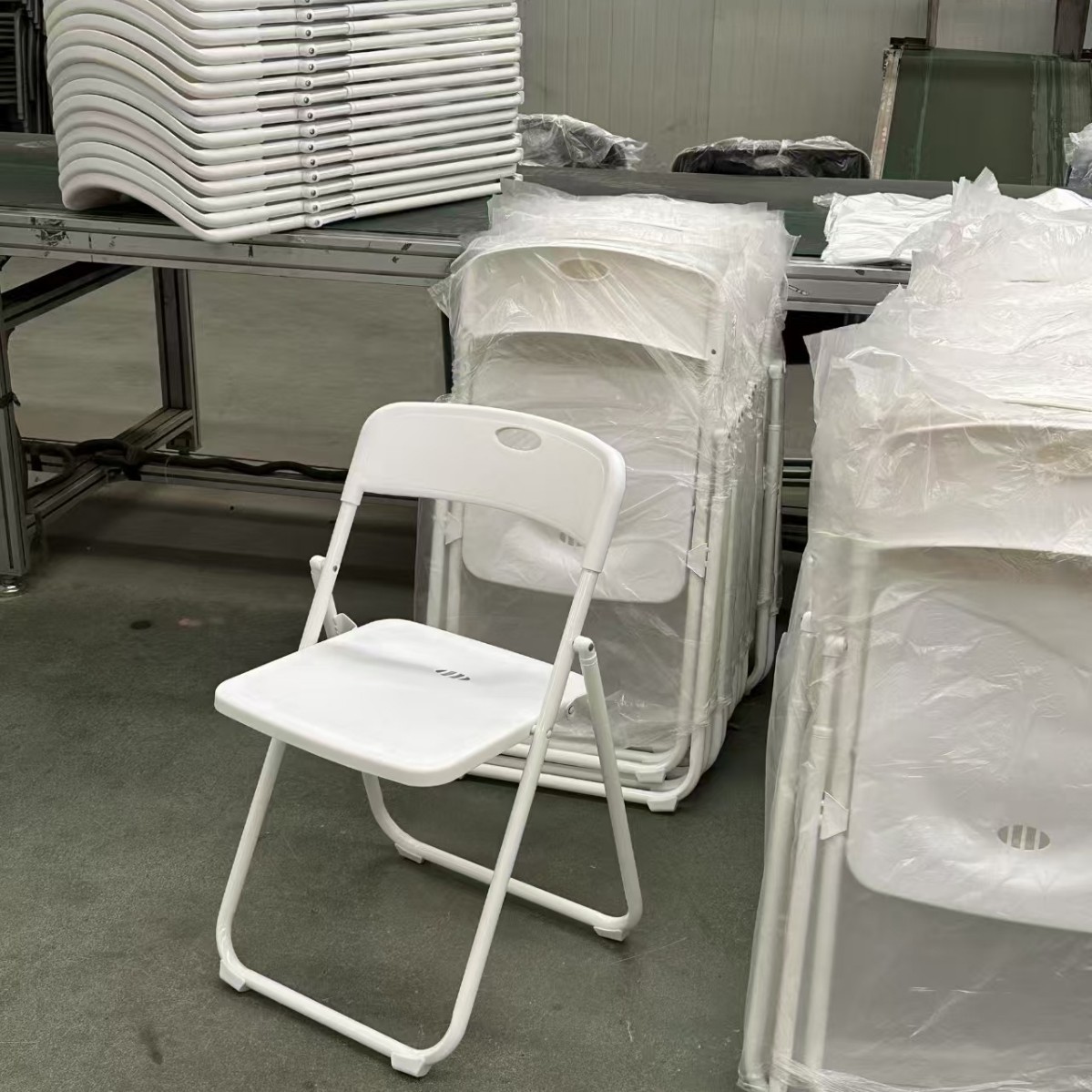 Factory Direct Sales Folding Chair Outdoor Plastic Steel Frame Folding Chair Home Backrest Portable Conference Event Chair