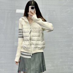 工場直販 TB 新しいカシミアスプライシングホワイトダックダウンパーカークラシック 4 バーストライプミニマリストフード付きダウンジャケット