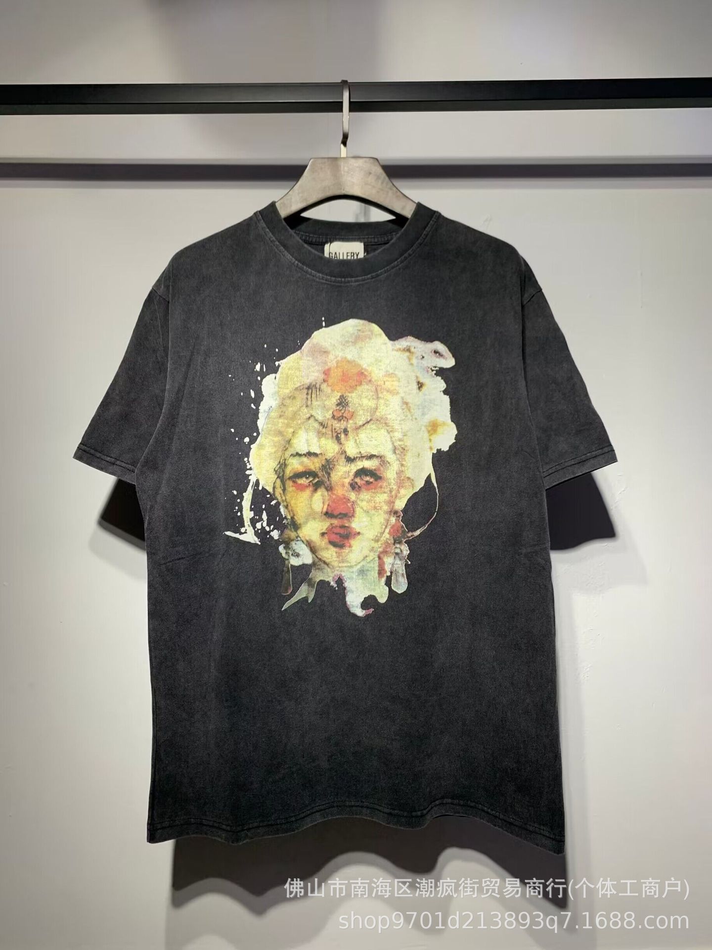 ガードルの半ズボンのシャツのGALLERは墨をかけて連名の波をかけて水を洗って古い半袖のtシャツの男女の同一枚のロットをします。