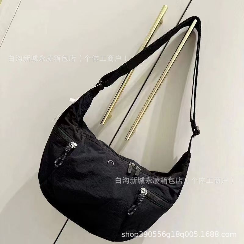 Large-Capacity Crossbody Bag, Lightweight Casual Croissant Bag, Autumn and Winter New Crescent Bag, Niche Women's Shoulder Bag, Crossbody Bag