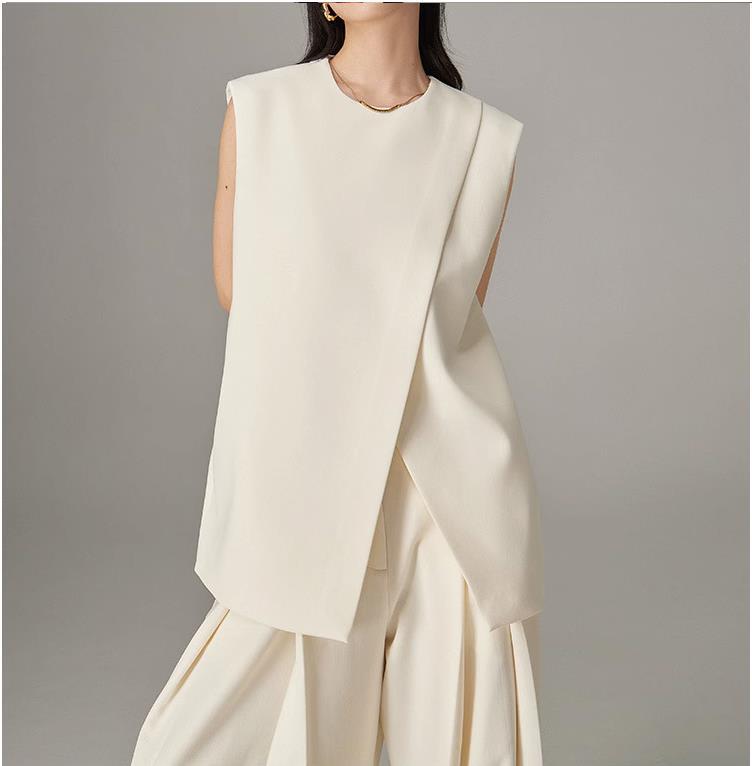 GraceChic Cross-Border Anzugweste aus robustem Twist-Gewebe mit dreidimensionalem Schnitt, asymmetrischer Silhouette und drapierter Doppelfalte für eine schlankmachende Silhouette_voghion.com