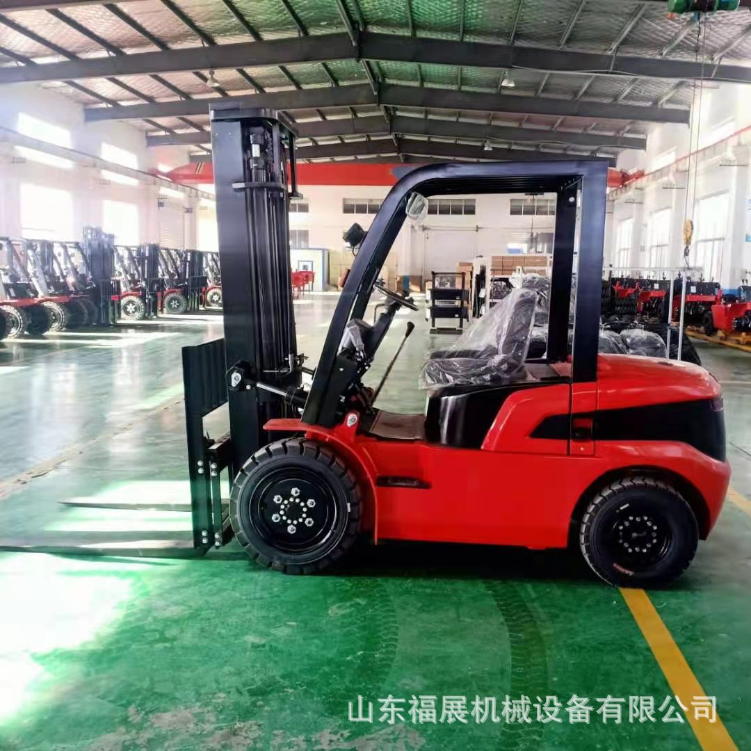 四轮柴油燃料叉车 低消耗货物搬运装载叉车 四轮内燃式叉机