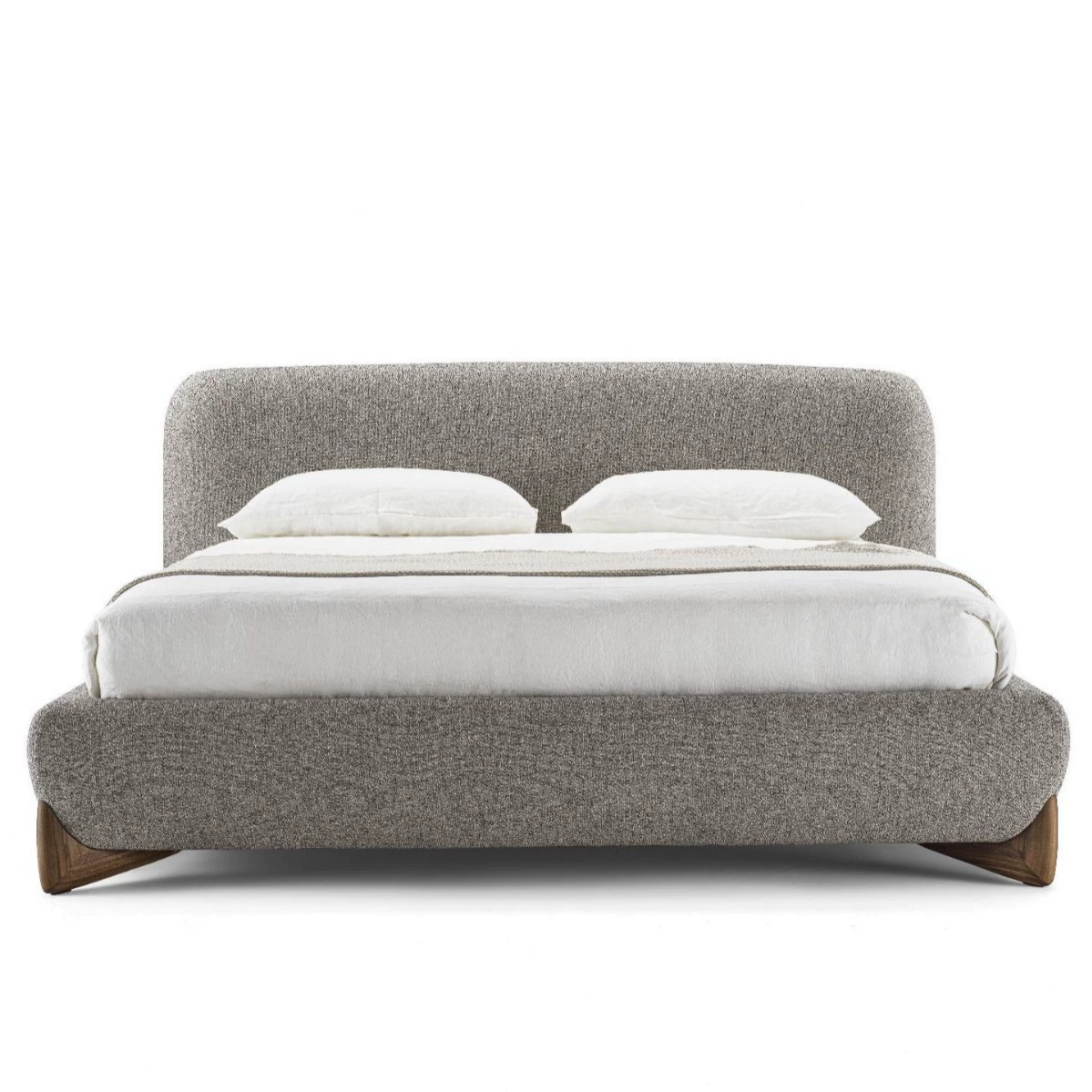 Итальянская минималистичная кровать из массива дуба с тканевой обивкой, большая белая двуспальная кровать из овечьей шерсти, мягкий пакет для главной спальни виллы в стиле ваби-саби.