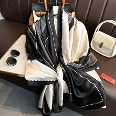 新しい180*90の長いシルクタオルの女性のビーチタオルの長いプリントのマフラーは字の紋様のストールの外で飾ります。