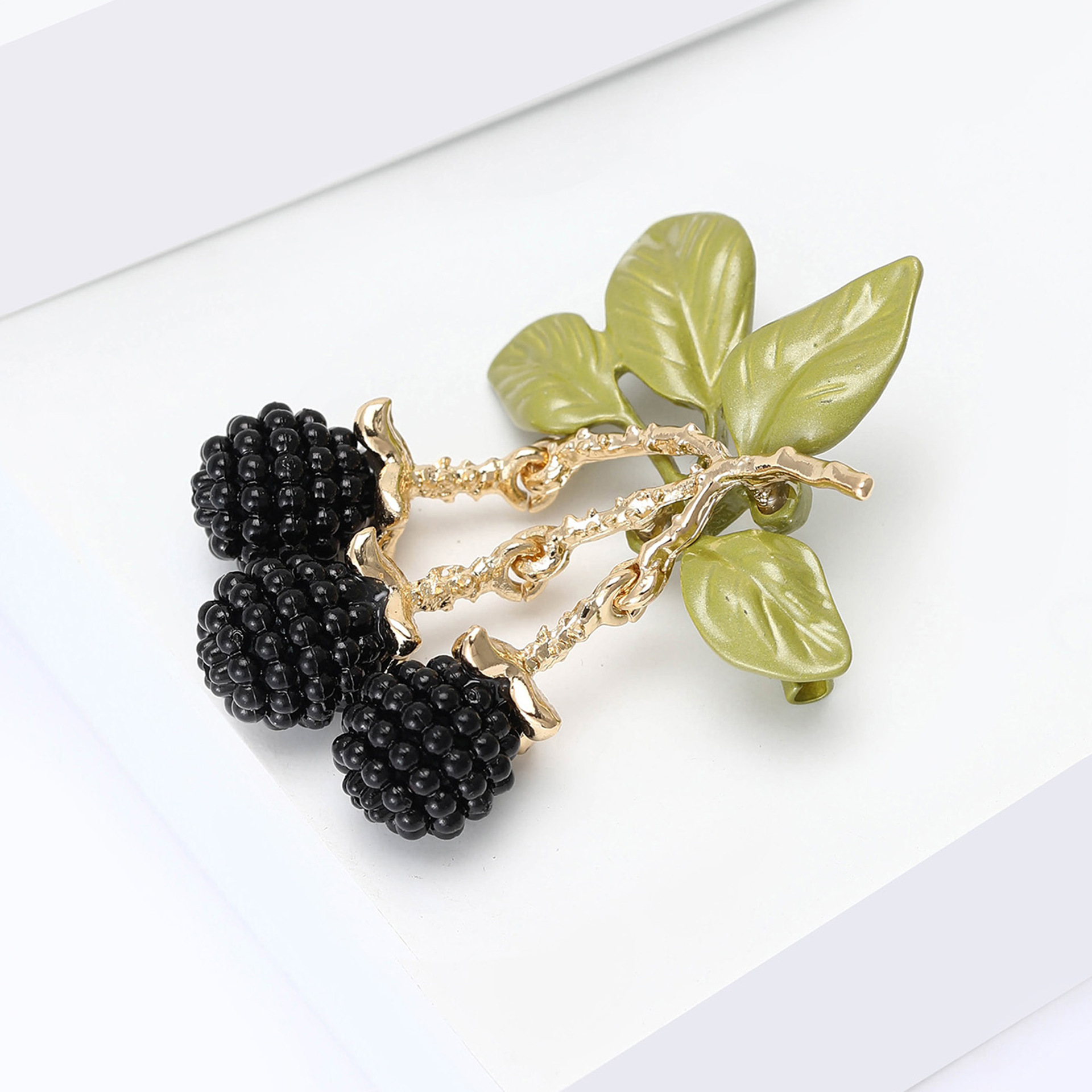 New European and American Style Cross-Border Enamel Blackberry Fruit Pendant Brooch Fresh Suit Clothing Women's Corsage Jewelry Pin