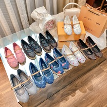 驴家25早春新款芭蕾平底鞋女字母樱桃金属扣单鞋一字带玛丽珍女鞋