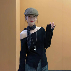 法式不规则斜肩毛衣开叉长袖针织衫女早秋新款设计感小众辣妹上衣
