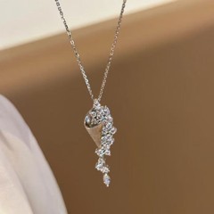 伸線工芸高炭素ドリル星河満ドリル砂時計ネックレスフランス復古フラッシュドリル鎖鎖軽贅沢シンプルなアクセサリー