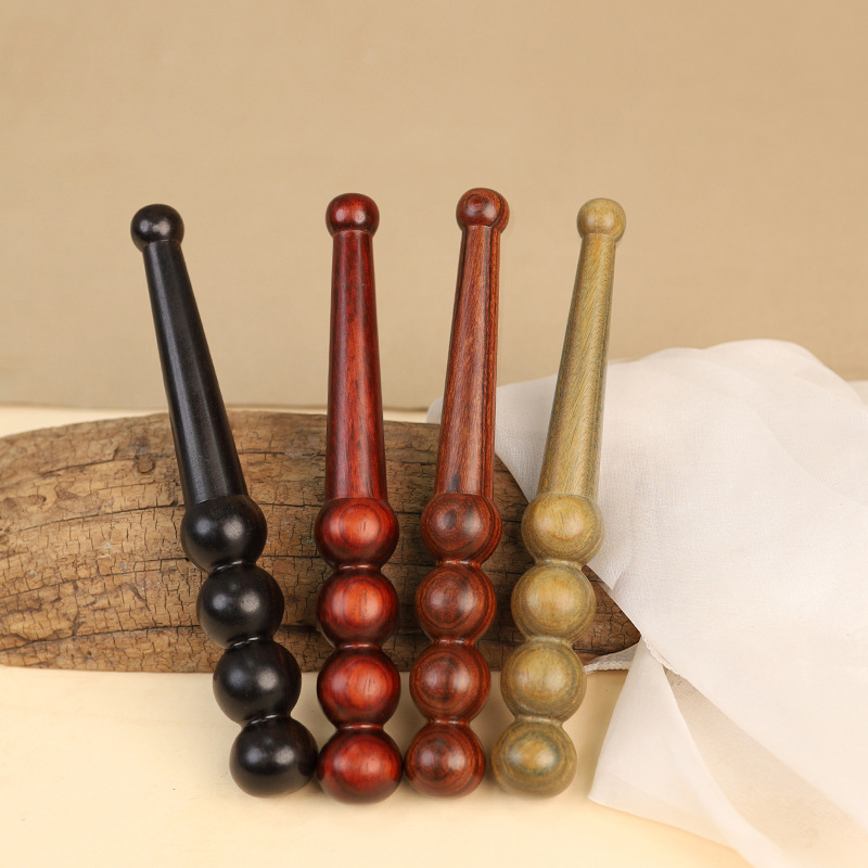 Factory wholesale acupressure pens, acupressure sticks, solid wood acupressure massage sticks, meridian pens, meridian massage sticks, and muscle-relaxing sticks for cross-border e-commerce.