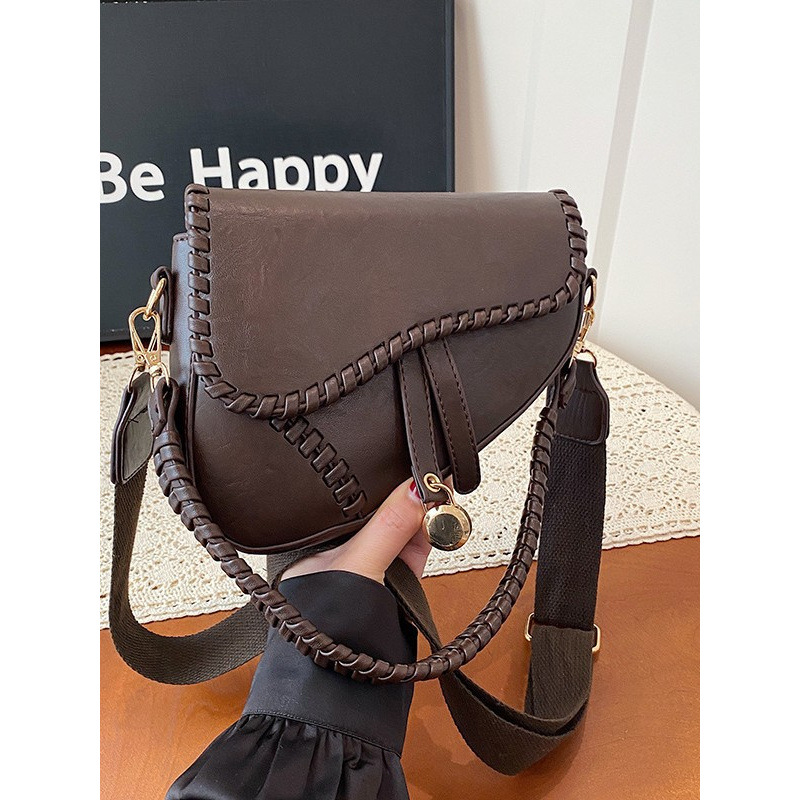 French-Style Minimalist Crossbody Bag 2025 Autumn and Winter New Trendy Textured Shoulder Bag with a Unique and Stylish Underarm Saddle Bag