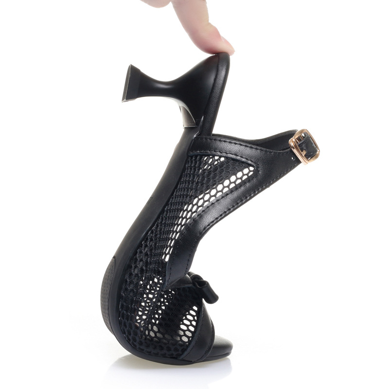 Sandal peep toe nữ gót vuông da thật, mũi hở, quai hở gót, phong cách thời trang — màu đen