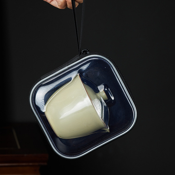 Handheld tea set for traveling