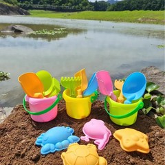 子供用ソフトビーチのバケツセットは、赤ちゃんのシャベルが砂を掘る道具の子供が砂を遊ぶおもちゃの卸売りをしています