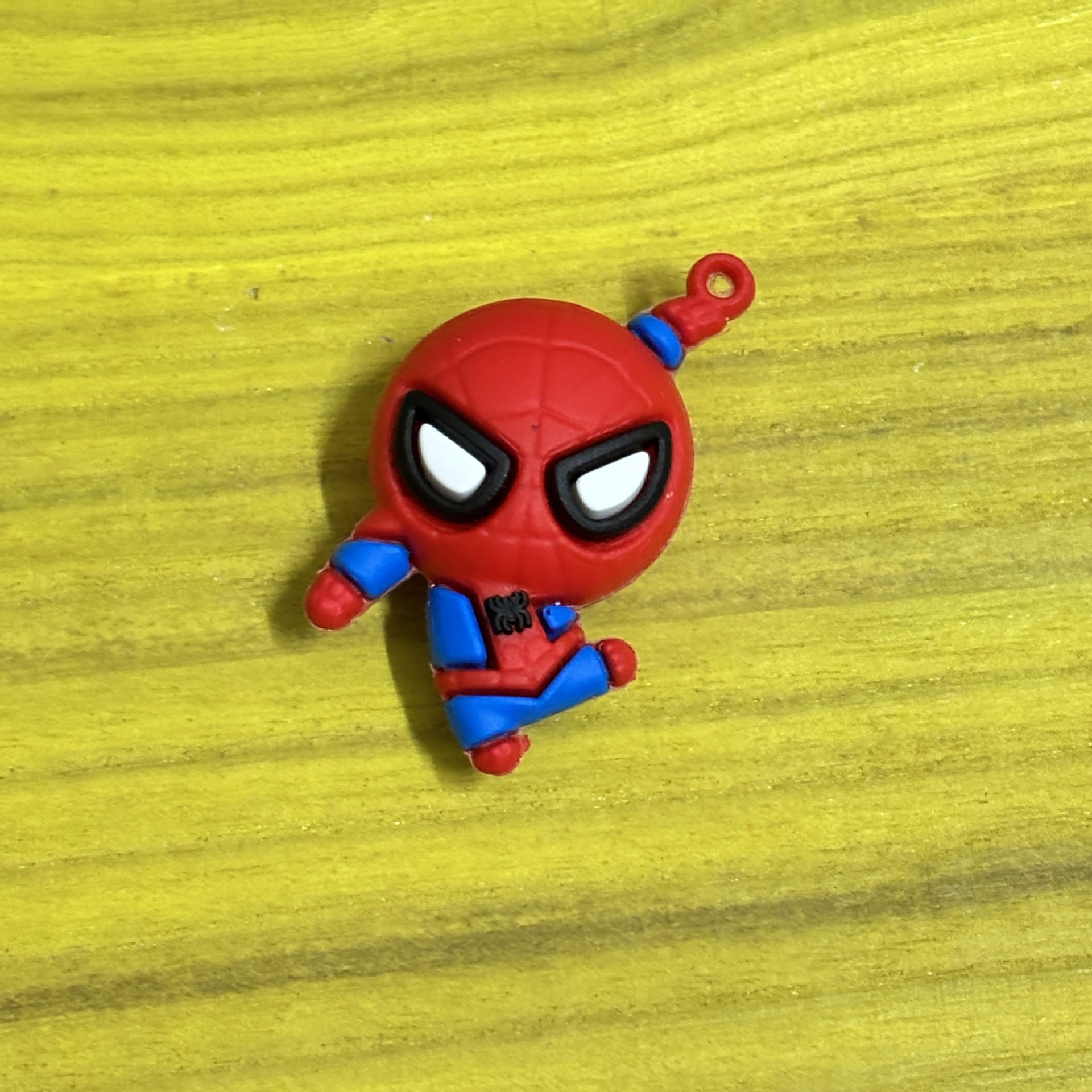 Single figure Spider-Man* hanging with one hand 1