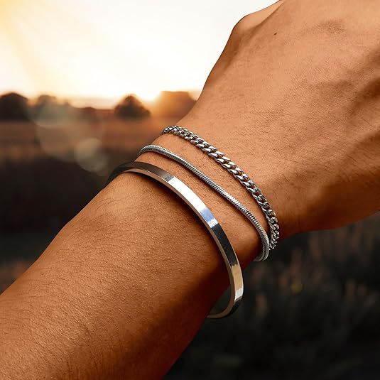 Kubanisches Gliederarmband für Herren • Hochwertiger Edelstahl • Wasserdicht & hypoallergen. Klassischer Streetstyle, robust & komfortabel. Symbol des Selbstbewusstseins._voghion.com