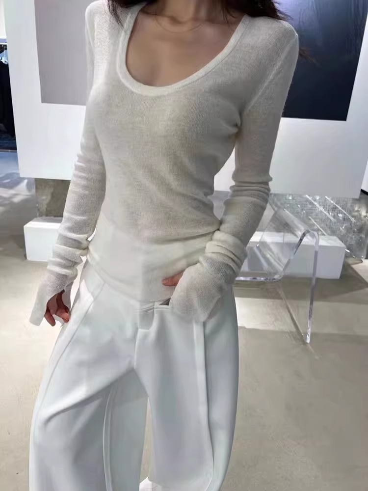 ミニマリストスタイル U ネックベルスリーブボトリングシャツ女性のための春 2025 スリムシンプルなインナートップニットセーター多用途