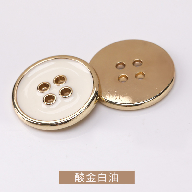 Cuatro ojos de borde fino punto aceite pequeño aleación metal hebilla camisa traje pantalones decorativos accesorios al por mayor
