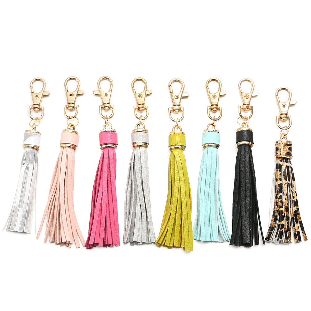 Polyurethane pendant with tassels